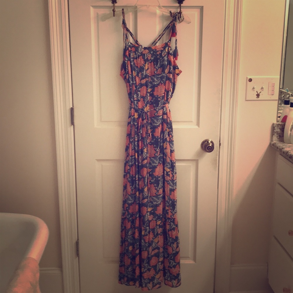 Beautiful LOFT maxi